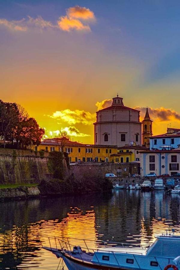 Apartamento mansarda pieno centro Livorno Exterior foto